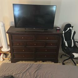 9 drawer dresser all real walnut wood 