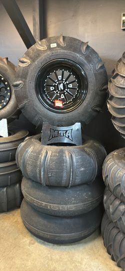 32” Sandcraft destroyers on packard rims 4/156