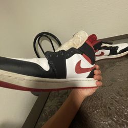 Jordan 1  Mid 
