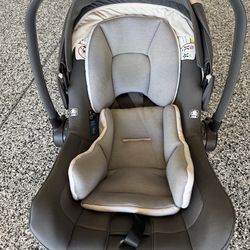Nuna PIPA lite lx with base and stroller adapter