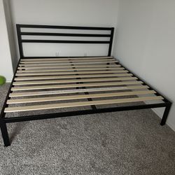 Zinus King Size Metal Bed Frame 