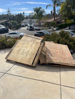 Free wood pallets