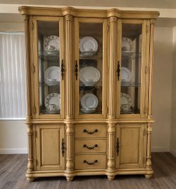Solid Wood China Cabinet Dining Room Hutch $250