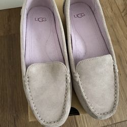 UGG Women’s Loafers Size 5.5