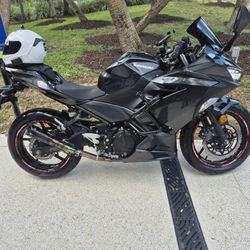 2023 Kawasaki Ninja 400
