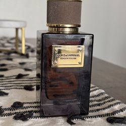 D&G Velvet Desert Oud