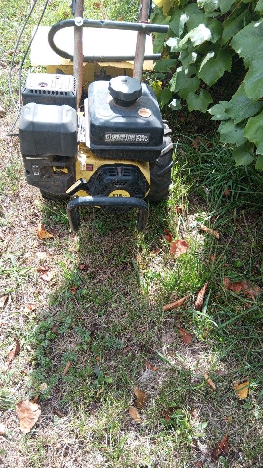 Champion 18 In Tiller Rear Tine