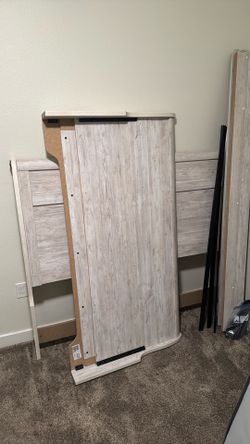 FREE QUEEN SIZE BED Frame