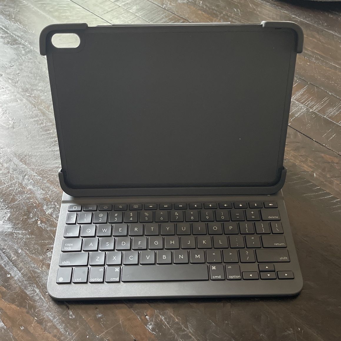 Logitech Slim Folio iPad Pro 11inch Case