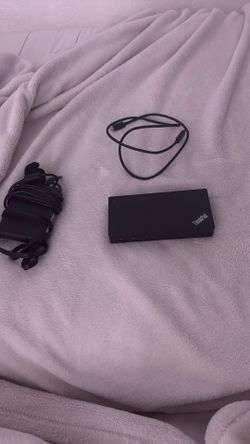 Lenovo ThinkPad Universal USB-C Smart Dock With AC Adapter