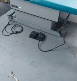 Hill Labs Electric Chiropractic Adjustment Table