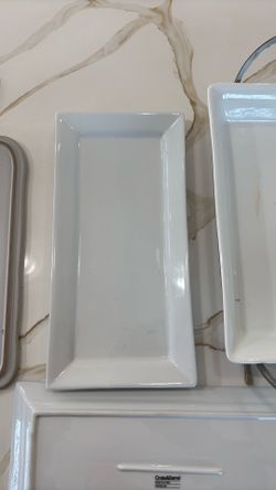 Crate and barrel hosting set