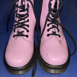 Free Girl Boots . Doc Martens, Pink Size 2y