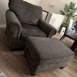 Single Seat with Ottoman 