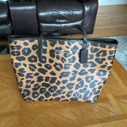 Coach City Tote With Leopard Print And Signature Canvas Interior CC760