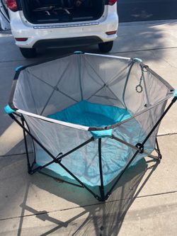 Regalo Play Pen