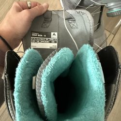 Women’s Snowboard Boots- 7.5 Burton Mint Boa