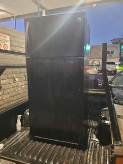 Black Kenmore fridge 66×30