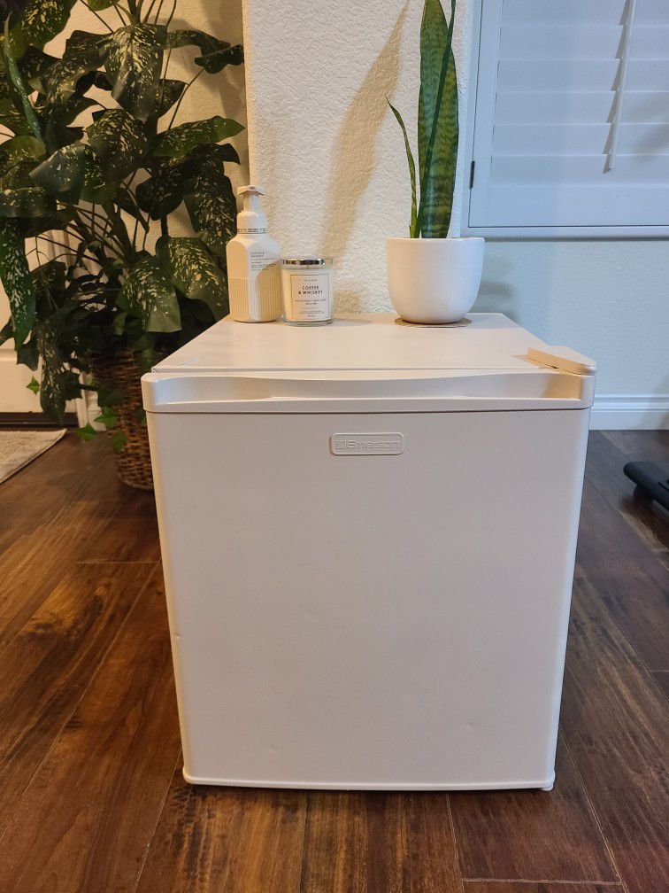 Refrigerator/Freezer $40 