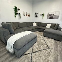 GREAT GREAT LARGE BRAND NEW SECTIONAL SAME DAY DELIVERY 