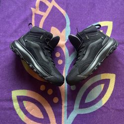 Vans MTE Crestline Waterproof Insulated Boots blackout hydroguard mens size 11.5