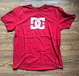 DC Shoes Star T Shirt Men XL Red Logo Graphic Cotton Skateboard Crew Neck Casual