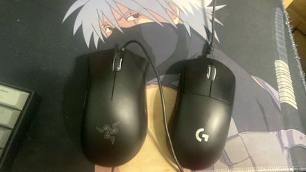 Selling mouses both use but theyre really good use for 2 months