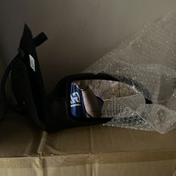 00-07 Ford Focus Side Mirror 