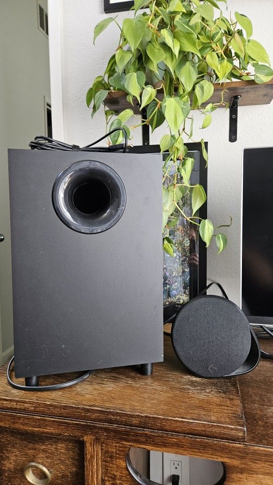 Logitech G560 Speakers & Subwoofer
