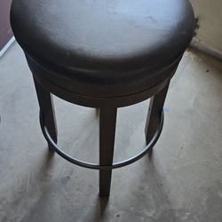 Swirl bar chair
