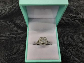 Women's Ring - White Gold 10k (.417) 5.3 grams Size 7