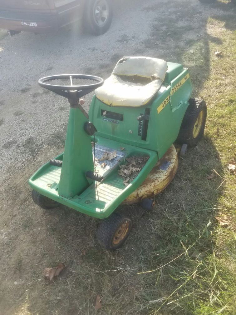 John Deere 68 Lawn Mower