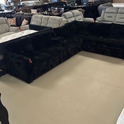 Black Sectional 🔥