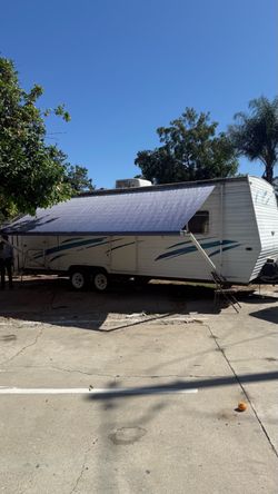 Travel trailer splash