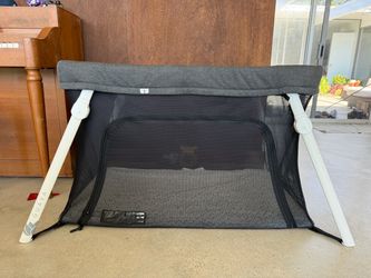 Guava Lotus Travel Crib