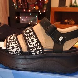 Hey Dude - Women's Sandals 