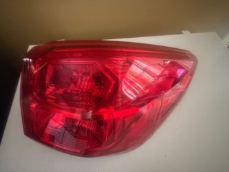 Nissan Pathfinder Passenger Outer Tail light / Brake light