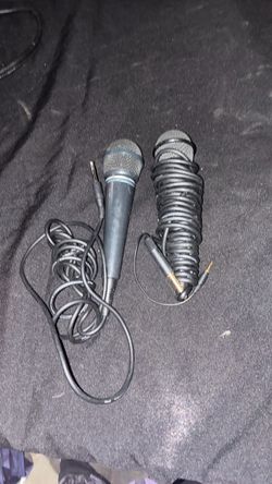 2 Microphones