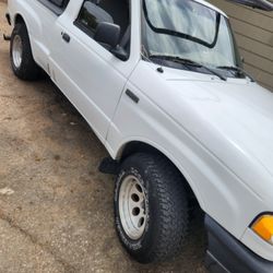2002 Mazda Truck $2200  así Como Esta  El Motor Tiene Problemas  nuevas llantas nuevo clotch 5velocidades