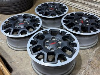 FREE DELIVERY SET 4X OEM 17" 2024 toyota tacoma trd wheels 6X139.7 95.1MM BORE FITS NEW TACOMA