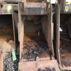 Cat 320 Bucket