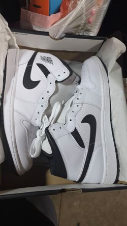 Mens AIR JORDAN 1 MID Reverse Panda size 12