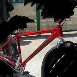 Throne Red Coreline Frame 