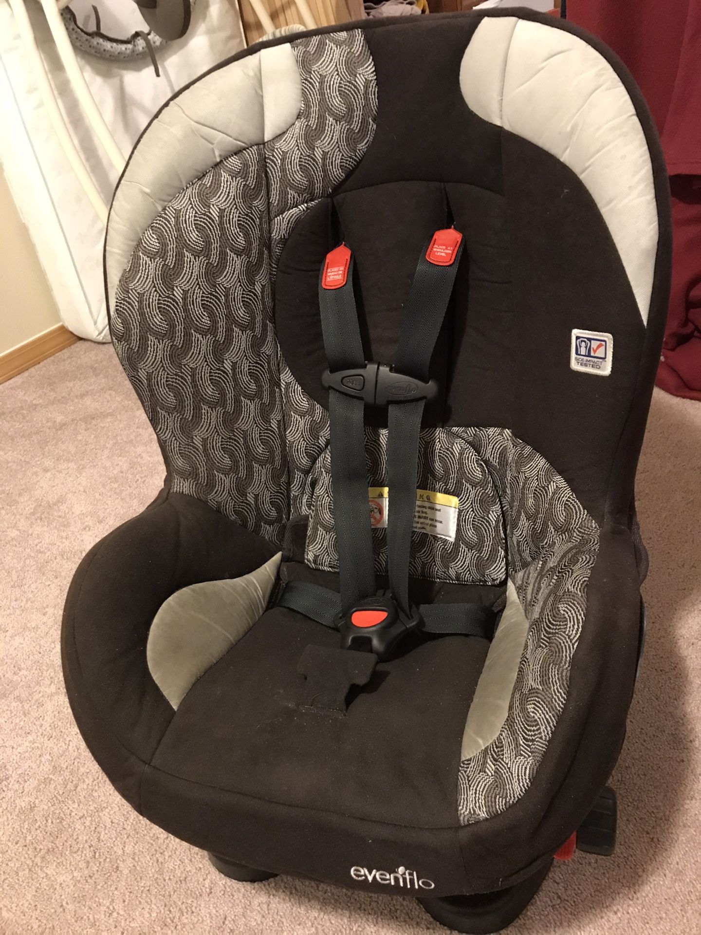 Evenflo Triumph Advance 65 car seat