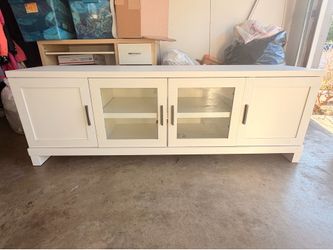 White TV Stand / Entertainment Center – Very Good Condition