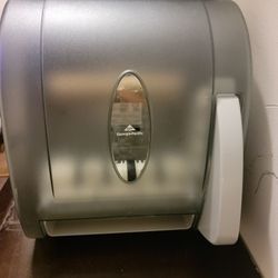 Georgia-Pacific Professional Hygienic Push-Paddle Roll Towel Dispenser (model 54338A)