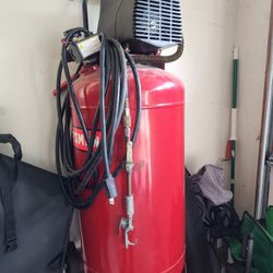 1.5 HP 26 Gallon Air Compressor Barely Used