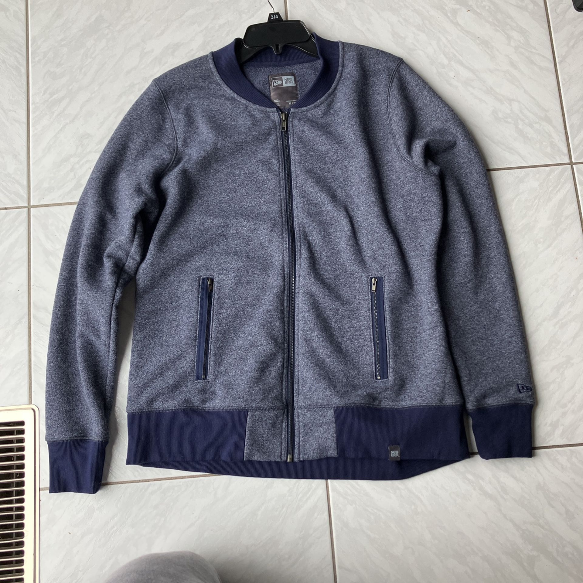 NewEra Women’s Fleece XL Light Blue