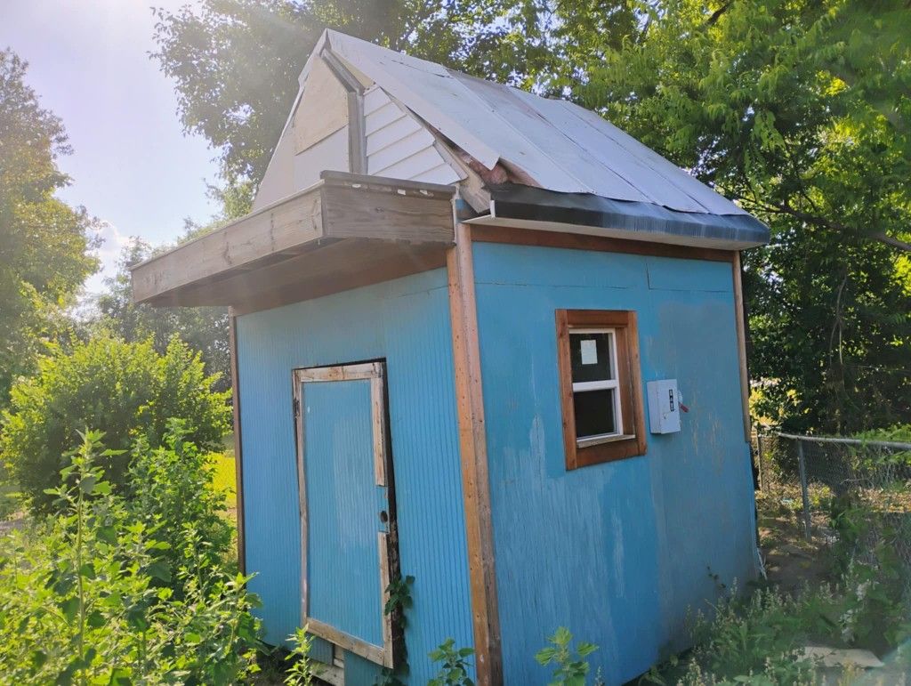 Tiny Storage House 🏡