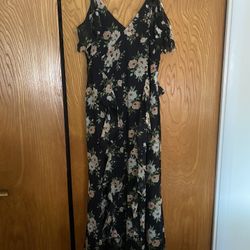 BRAND NEW-Off shoulder chiffon floral dress 